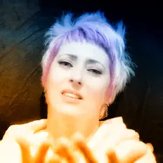 Luister naar Chantal Hartmann, bekijk muziekvideo's, lees de bio, bekijk de tourdata, en meer!