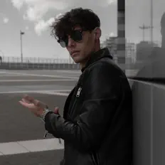 Luister naar GNRM, bekijk muziekvideo's, lees de bio, bekijk de tourdata, en meer!