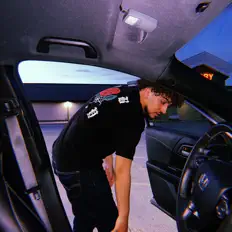 HotboyTonyを聴いたり、ミュージックビデオを鑑賞したり、経歴やツアー日程などを確認したりしましょう！