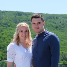 Poslechněte si interpreta Марин и Марина Севастиян, sledujte hudební videa, přečtěte si životopis, podívejte se na data turné a další informace.