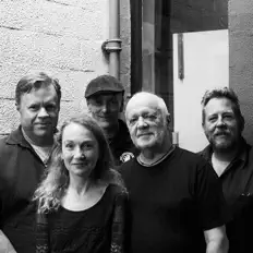 Peppercornrent을(를) 듣고, 뮤직 비디오를 보고, 약력을 읽고, 투어 일정 등을 확인하세요!