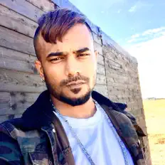 Dengarkan Akik Haroon, tonton video musik, baca bio, lihat tanggal tur & lainnya!