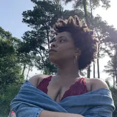 Kana Alexis सुनें, म्यूज़िक वीडियो देखें, बायो पढ़ें, दौरे की तारीखें और बहुत कुछ देखें!