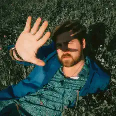 Connor Morton dinle, müzik videolarını izle, biyografisini oku, tur tarihlerini ve daha fazlasını gör!