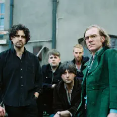 Ascolta Melts, guarda video musicali, leggi la biografia, vedi le date del tour & altro!