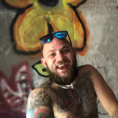 Ouve ZiggyZ, vê vídeos de música, lê a biografia, vê as datas da digressão e muito mais!