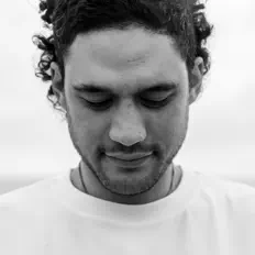 Camp 8 सुनें, म्यूज़िक वीडियो देखें, बायो पढ़ें, दौरे की तारीखें और बहुत कुछ देखें!