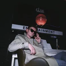 Dengarkan Yuker, tonton video musik, baca bio, lihat tanggal tur & lainnya!