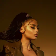 Escucha a Yvli, mira videos musicales, lee su biografía, consulta las fechas de las gira y más.