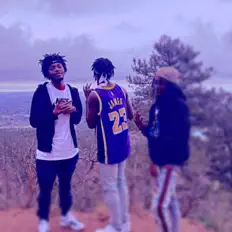 SGMVを聴いたり、ミュージックビデオを鑑賞したり、経歴やツアー日程などを確認したりしましょう！