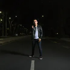 Hör dir Salomon G. Mayorga an, schau dir Musikvideos an, lies die Biografie, finde Tourdaten und mehr!