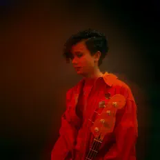 vlou을(를) 듣고, 뮤직 비디오를 보고, 약력을 읽고, 투어 일정 등을 확인하세요!