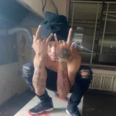 Dengarkan Spazzsobrokee, tonton video musik, baca bio, lihat tanggal tur & lainnya!