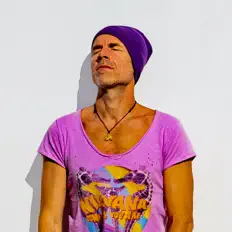 ZANK सुनें, म्यूज़िक वीडियो देखें, बायो पढ़ें, दौरे की तारीखें और बहुत कुछ देखें!