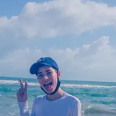 聆聽 Victinho Siebra、觀看音樂影片、閱讀小傳、查看巡演日期等！