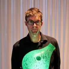 Ouve Mike List, vê vídeos de música, lê a biografia, vê as datas da digressão e muito mais!