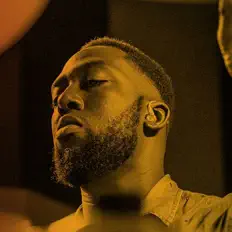 Écoutez Larnell Lewis, regardez des vidéoclips, lisez la biographie, consultez les dates de tournée et plus encore !