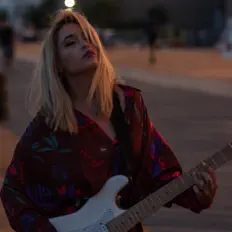 Ascolta La Klinkert, guarda video musicali, leggi la biografia, vedi le date del tour & altro!