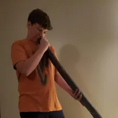 Luister naar Peter Hoenig, bekijk muziekvideo's, lees de bio, bekijk de tourdata, en meer!