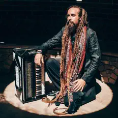 Escucha a Tahir Qawwal, mira videos musicales, lee su biografía, consulta las fechas de las gira y más.