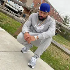 Poslechněte si interpreta Cutty Kev, sledujte hudební videa, přečtěte si životopis, podívejte se na data turné a další informace.