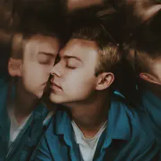 Hayden Magnum을(를) 듣고, 뮤직 비디오를 보고, 약력을 읽고, 투어 일정 등을 확인하세요!
