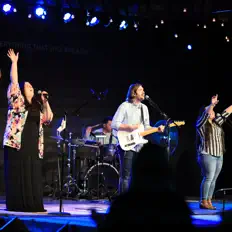 CHRIST Church Irving dinle, müzik videolarını izle, biyografisini oku, tur tarihlerini ve daha fazlasını gör!