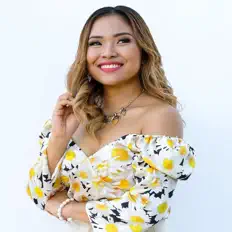 Dengarkan Alisah Bonaobra, tonton video musik, baca bio, lihat tanggal tur & lainnya!