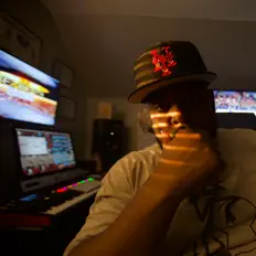 Luister naar CHUAN FROM THE START, bekijk muziekvideo's, lees de bio, bekijk de tourdata, en meer!