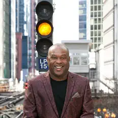 Dengarkan Russ Green, tonton video musik, baca bio, lihat tanggal tur & lainnya!