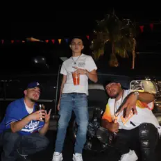 MaskOffEntを聴いたり、ミュージックビデオを鑑賞したり、経歴やツアー日程などを確認したりしましょう！