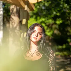 Toni Acerraを聴いたり、ミュージックビデオを鑑賞したり、経歴やツアー日程などを確認したりしましょう！