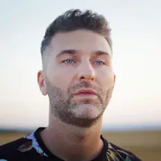 Escucha a Albin Loán, mira vídeos musicales, lee la biografía, consulta fechas de giras y mucho más.