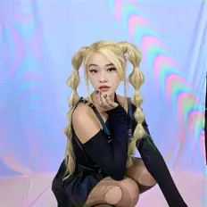 收听 JOIISUH、观看音乐视频、阅读小传、查看巡演日期等 ！