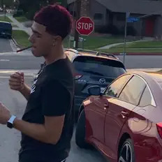 Luister naar Taz Gianii, bekijk muziekvideo's, lees de bio, bekijk de tourdata, en meer!