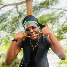 聆聽 Lad3n、觀看音樂影片、閱讀小傳、查看巡演日期等！