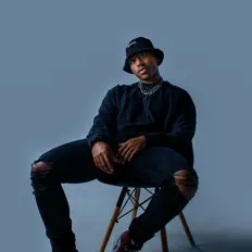 J Flo dinle, müzik videolarını izle, biyografisini oku, tur tarihlerini ve daha fazlasını gör!