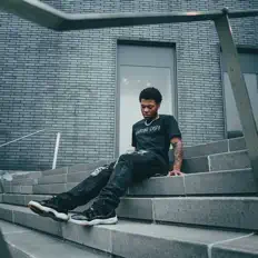 Escucha a 3200$ega, mira videos musicales, lee su biografía, consulta las fechas de las gira y más.