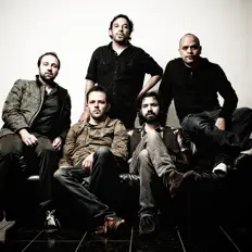 Dengarkan Los Dorados, tonton video musik, baca bio, lihat tanggal tur & lainnya!