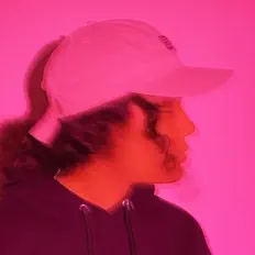 Poslechněte si interpreta Chloe Lavender, sledujte hudební videa, přečtěte si životopis, podívejte se na data turné a další informace.