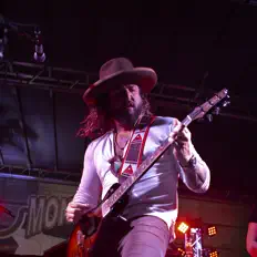 Ascolta Scooter Brown Band, guarda video musicali, leggi la biografia, vedi le date del tour & altro!