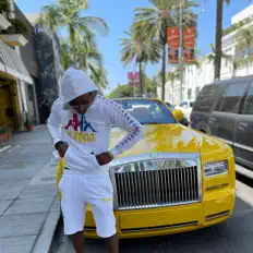 Escucha a 2flyychunk, mira videos musicales, lee su biografía, consulta las fechas de las gira y más.