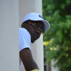 Ακούστε περιεχόμενο από Kee Hill, παρακολουθήστε μουσικά βίντεο, διαβάστε το βιογραφικό, δείτε ημερομηνίες περιοδείας, και πολλά ακόμη!