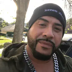 Israel Blesst सुनें, म्यूज़िक वीडियो देखें, बायो पढ़ें, दौरे की तारीखें और बहुत कुछ देखें!