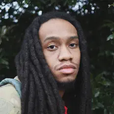 Impを聴いたり、ミュージックビデオを鑑賞したり、経歴やツアー日程などを確認したりしましょう！