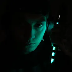 knssy the producerを聴いたり、ミュージックビデオを鑑賞したり、経歴やツアー日程などを確認したりしましょう！