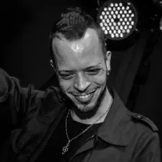 Emanuel Querol을(를) 듣고, 뮤직 비디오를 보고, 약력을 읽고, 투어 일정 등을 확인하세요!
