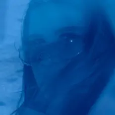 聆聽 AVA、觀看音樂影片、閱讀小傳、查看巡演日期等！