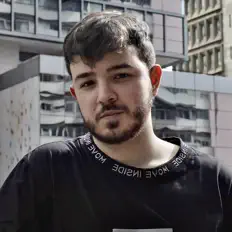 LIGHTZを聴いたり、ミュージックビデオを鑑賞したり、経歴やツアー日程などを確認したりしましょう！