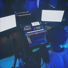Poslechněte si interpreta PopeSkillz, sledujte hudební videa, přečtěte si životopis, podívejte se na data turné a další informace.